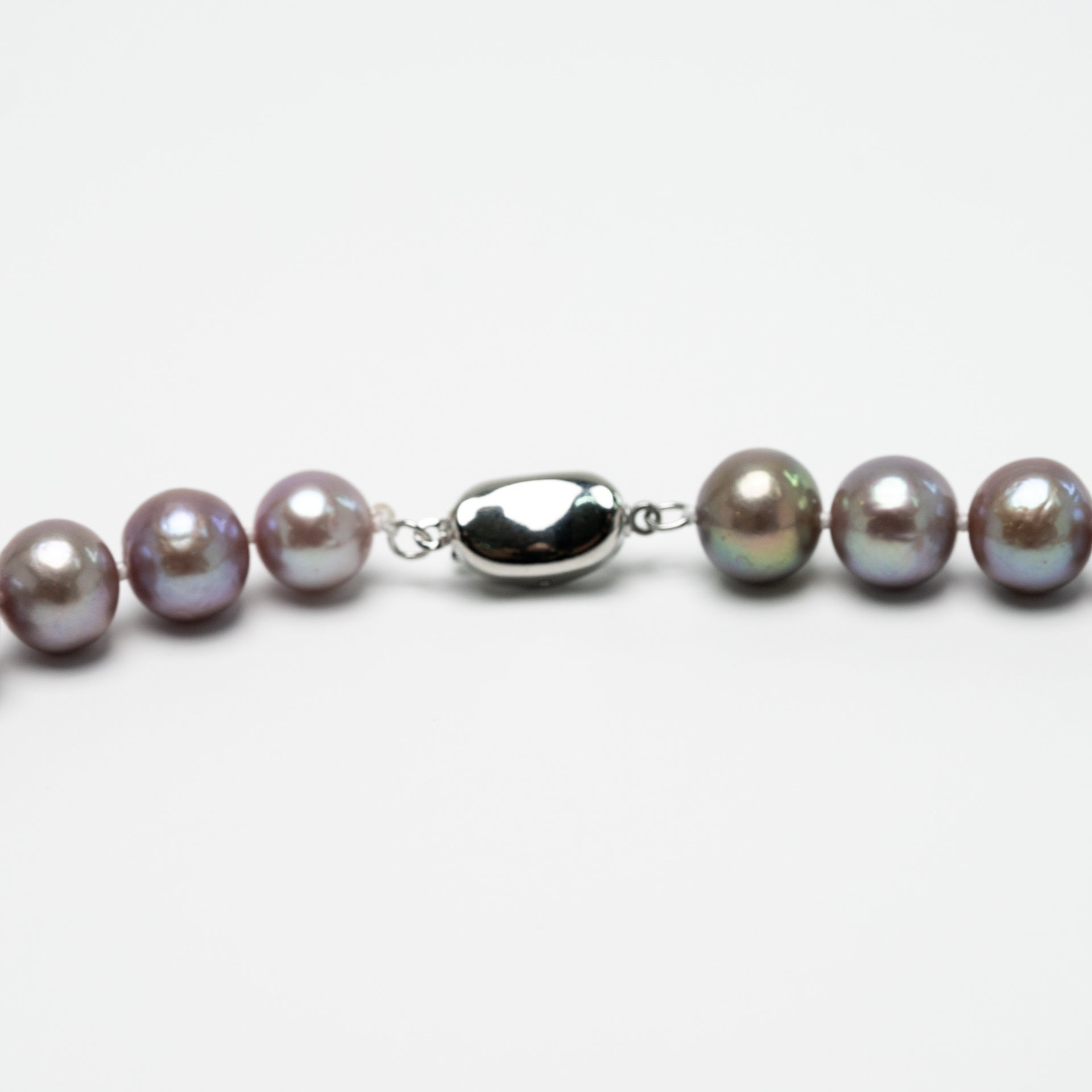 Japanese AKOYA natural Peacock-Purple Saltwater Pearls