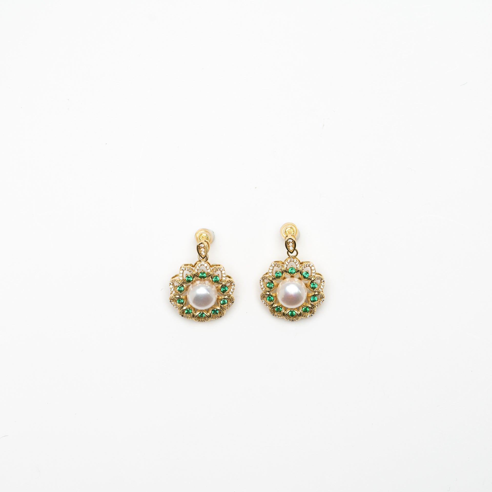 Japanese AKOYA Natural Saltwater White Pearl Classic Style Set